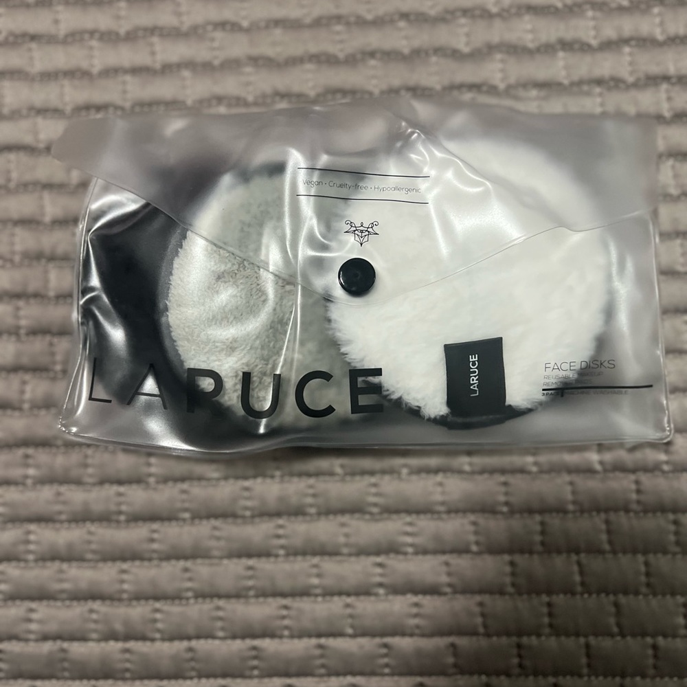 BRAND NEW La Ruce makeup remover pads